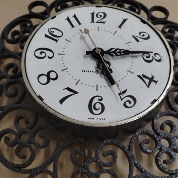 1950s Vintage General Electric GE Wall Clock Ornate Scroll Model 2151 Retro MCM - Picture 4 of 11